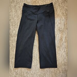 CALIA by Carrie Underwood Black Capris